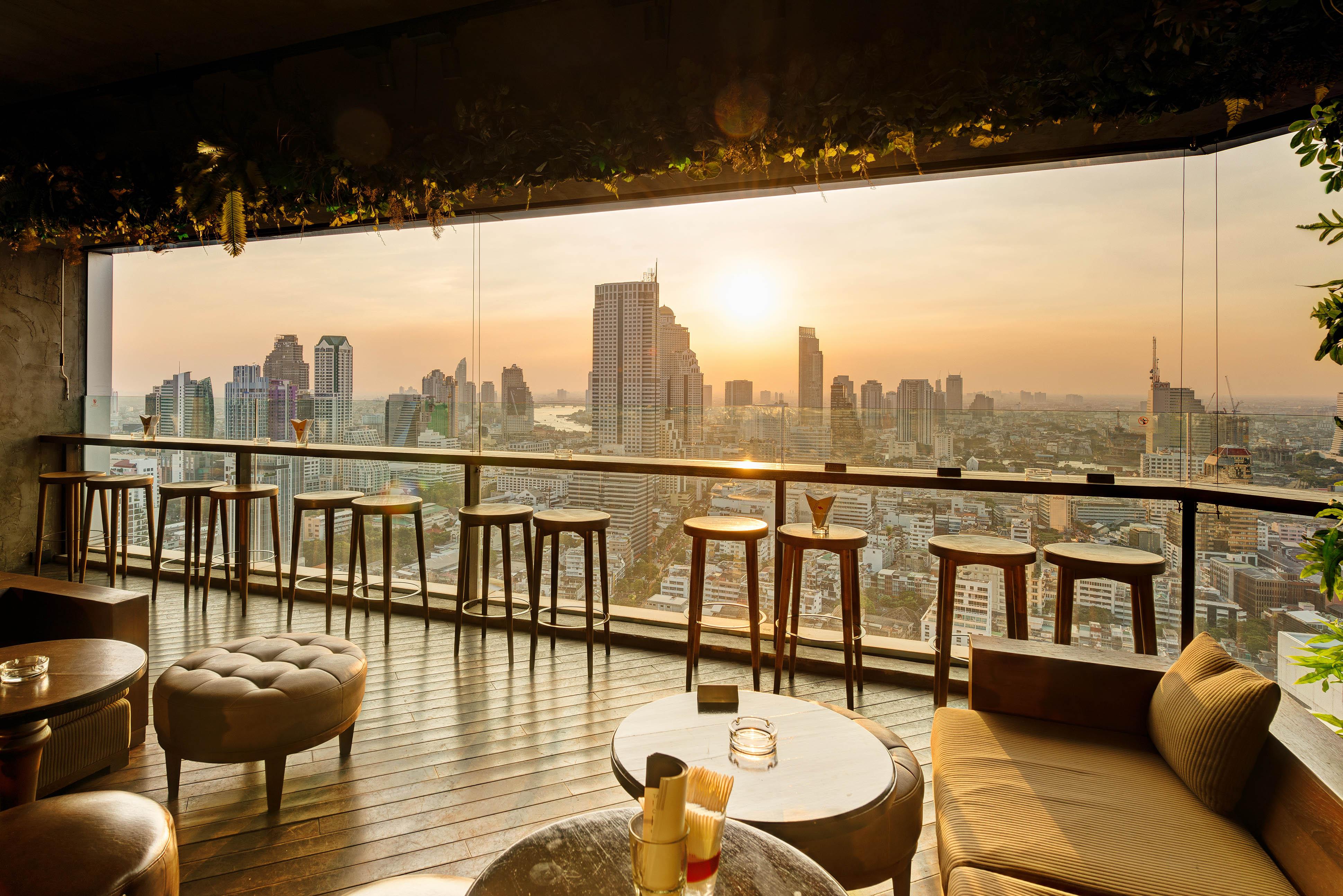Pullman Bangkok Hotel G Екстер'єр фото View from the bar