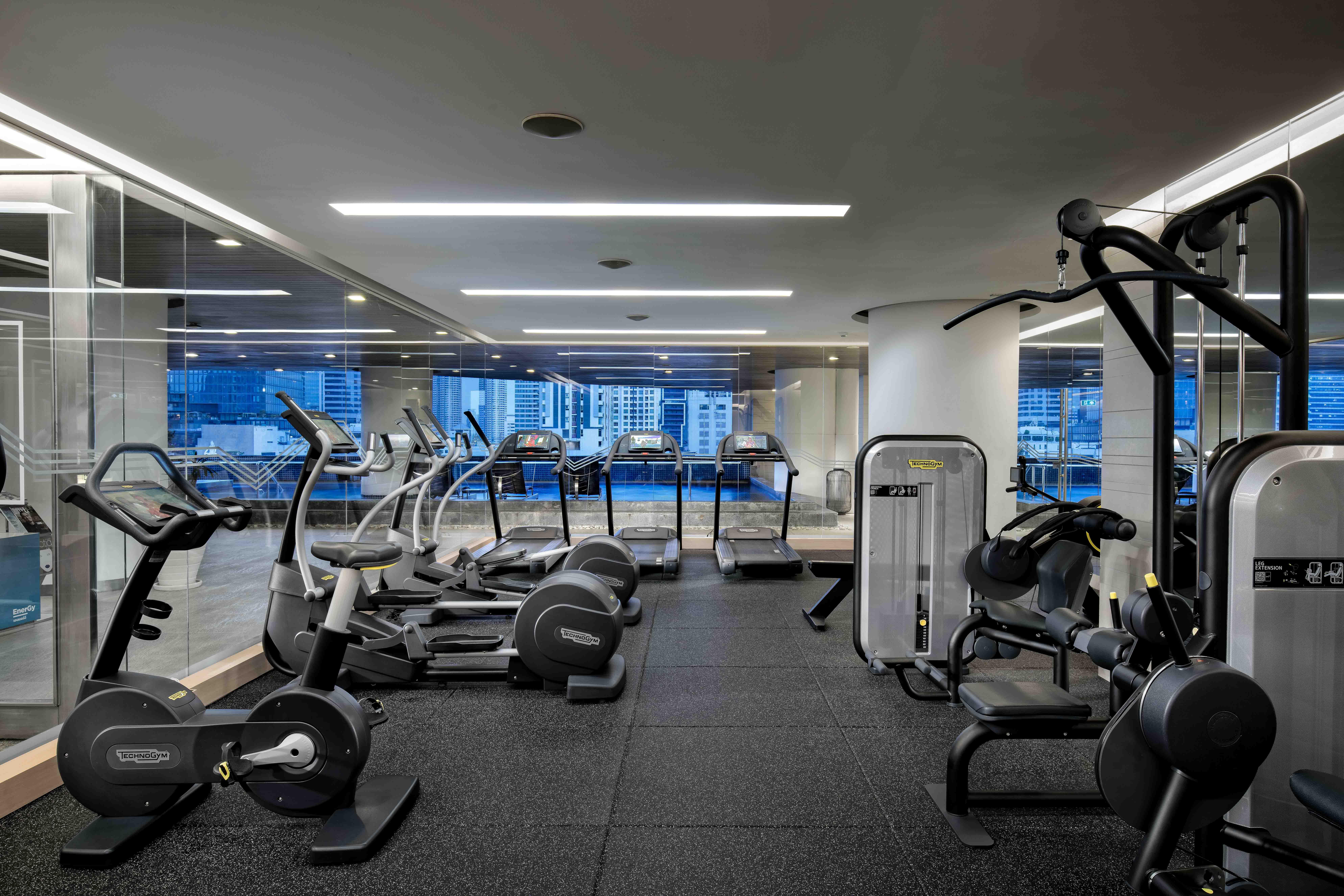 Pullman Bangkok Hotel G Екстер'єр фото The gym at The Hari